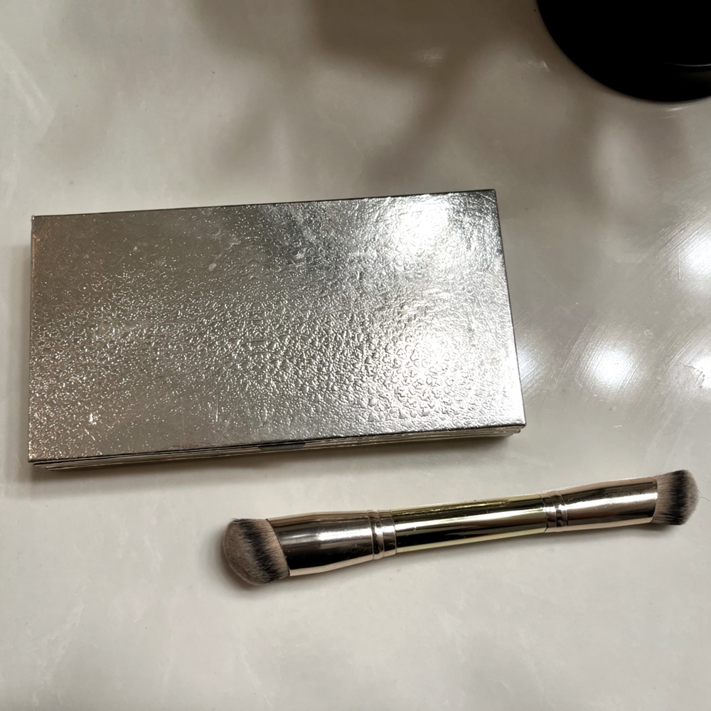 Seint Beauty Palette 27 & Buff Brush